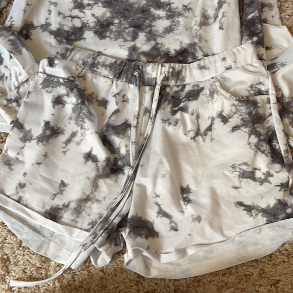 Black and white tie dye set size Large - Picture 2 of 3